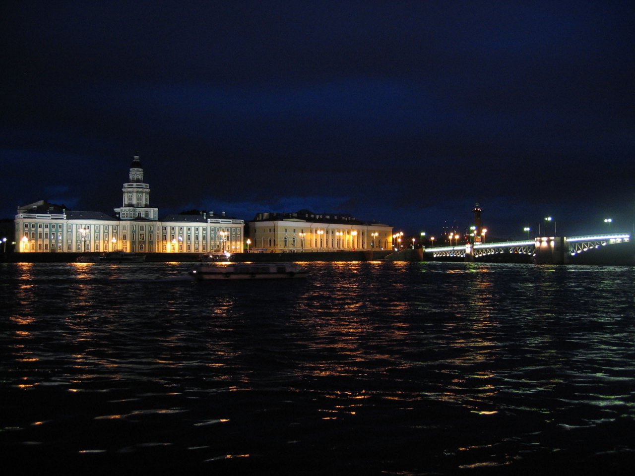 Ночной Санкт-Петербург и Нева