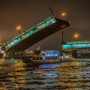 Литейный мост в Санкт-Петербурге