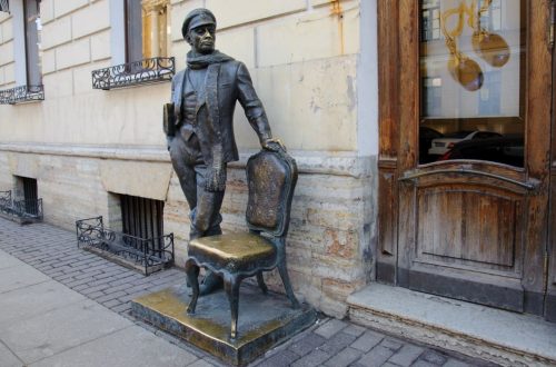 Памятник Остапу Бендеру