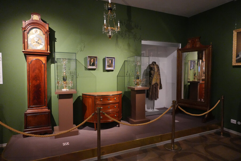 Экспозиция «История Петербурга-Петрограда. 1703 –1917 гг.» в Комендантском доме Петропавловской крепости