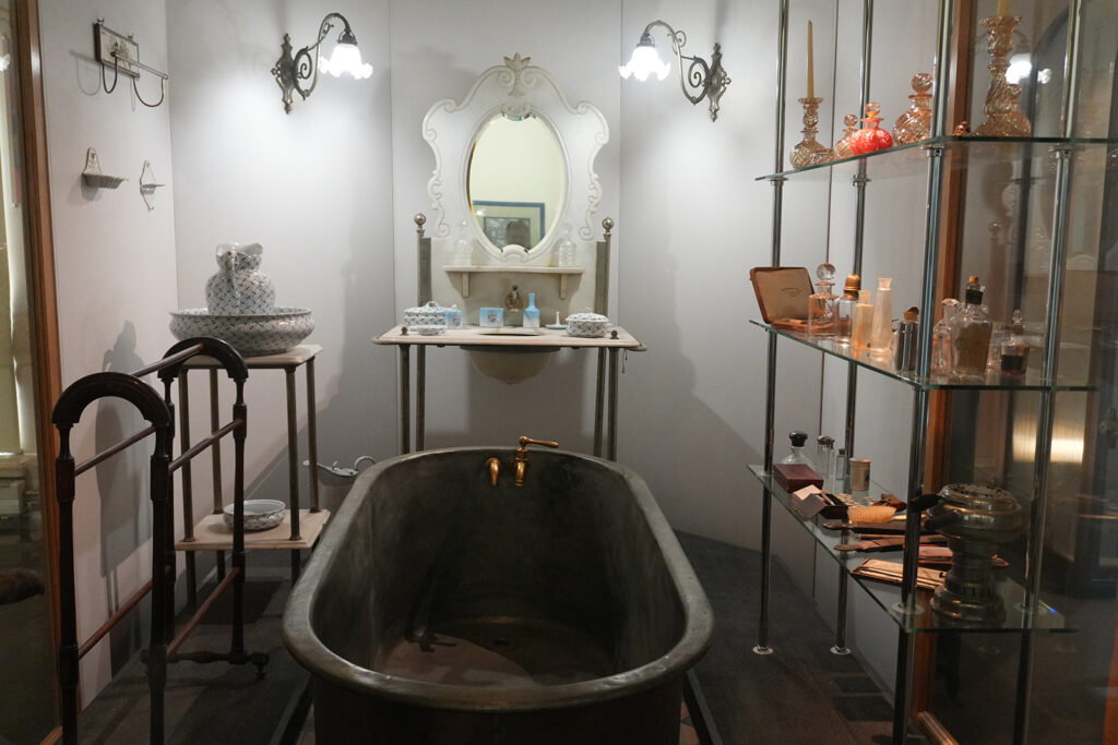 Экспозиция «История Петербурга-Петрограда. 1703 –1917 гг.» в Комендантском доме Петропавловской крепости