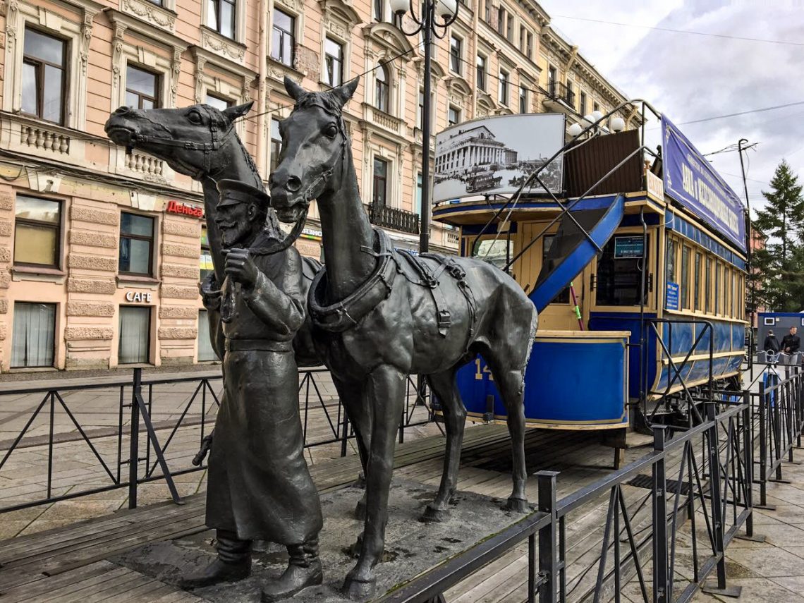 Памятник «Конке» в Санкт-Петербурге