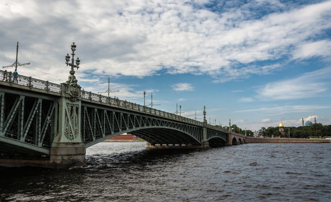 Троицкий мост в Санкт-Петербурге