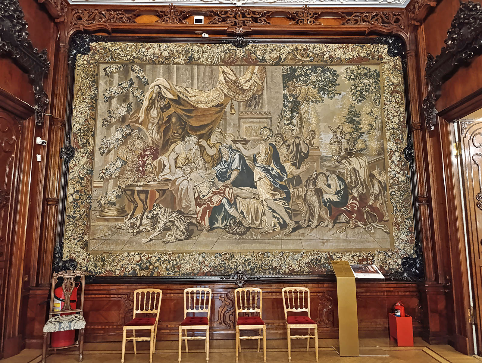 Гобеленовая гостиная в Юсуповском дворце на Мойке в Санкт-Петербурге