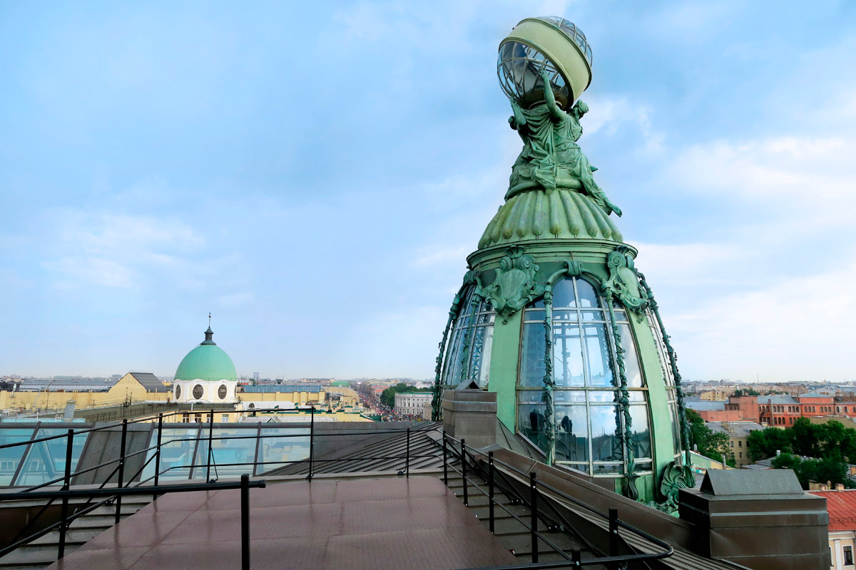 Смотровая площадка на крыше дома Зингера в Санкт-Петербурге
