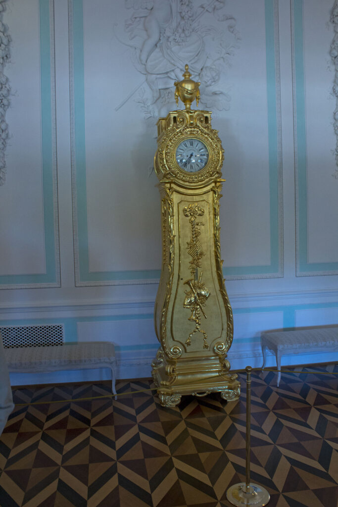 Интерьеры Петергофского дворца