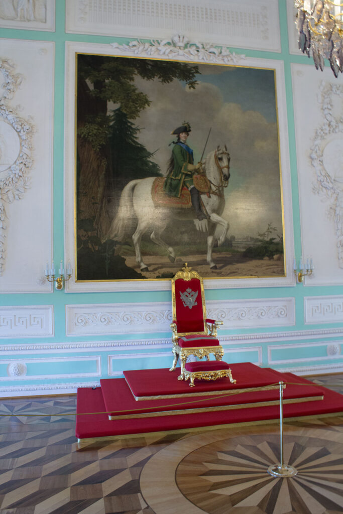 Интерьеры Петергофского дворца