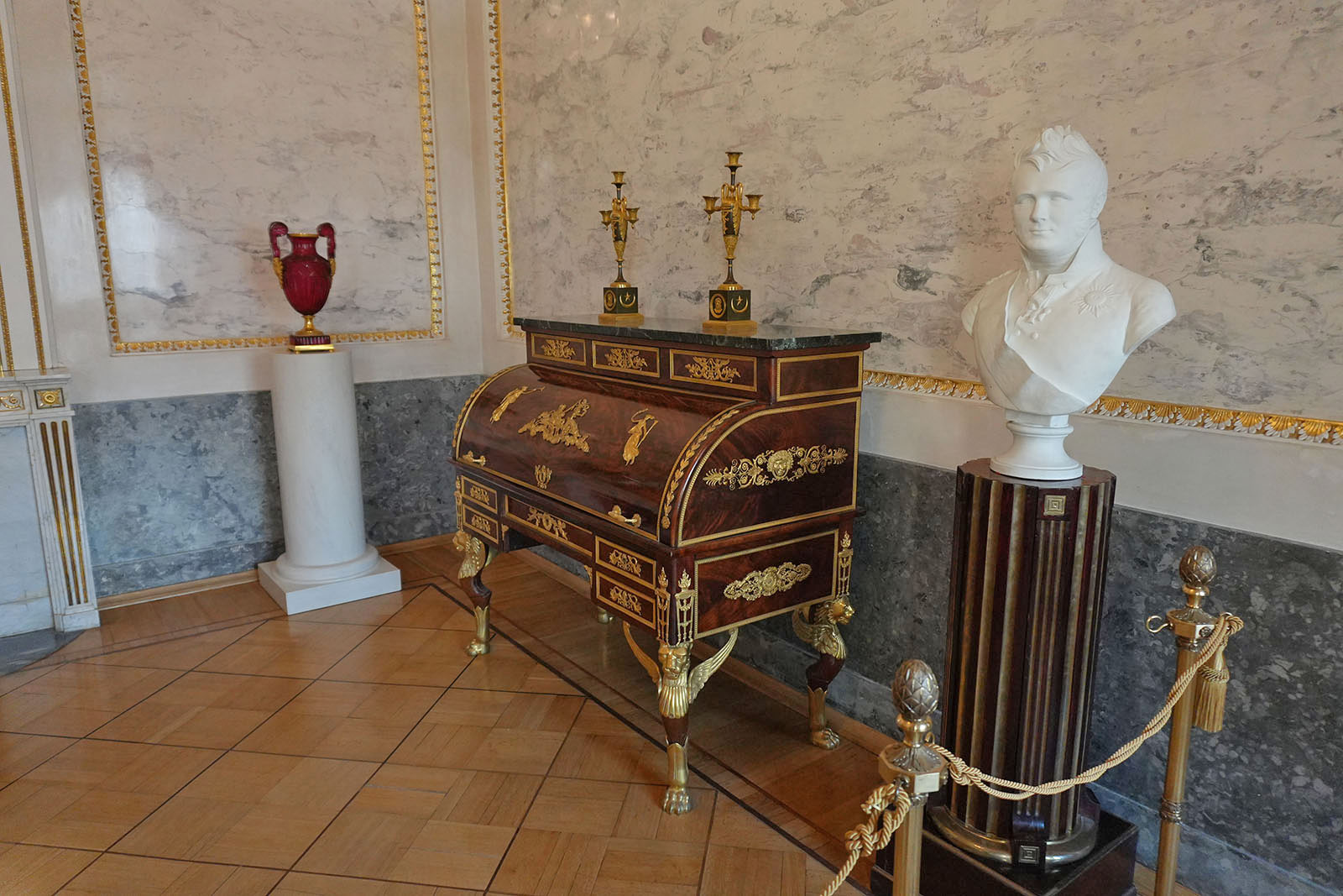 Строгановский дворец внутри