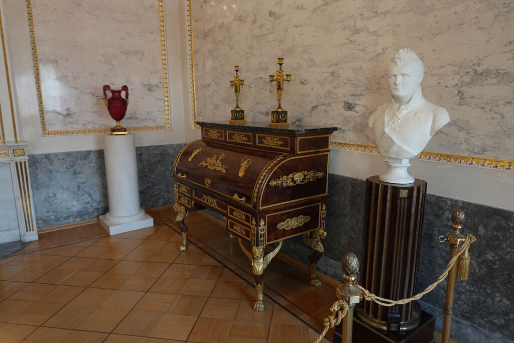 Строгановский дворец внутри