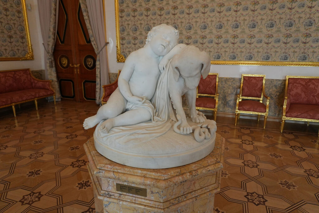 Строгановский дворец внутри