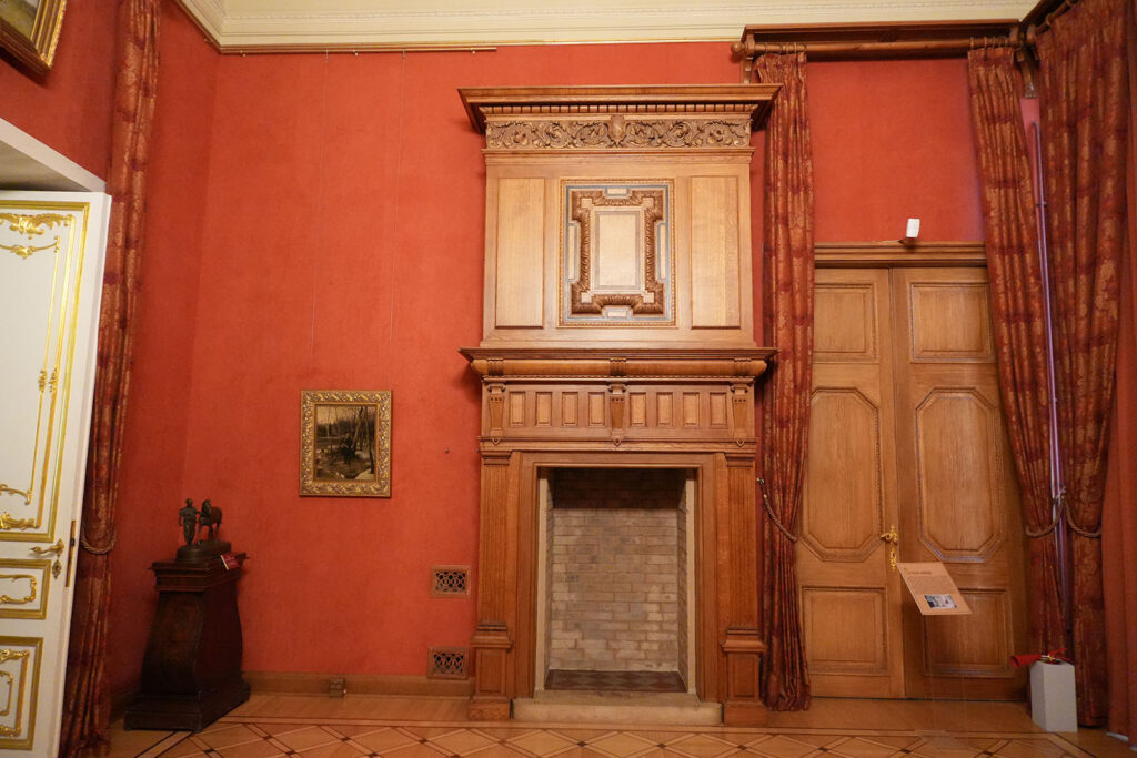 Строгановский дворец внутри