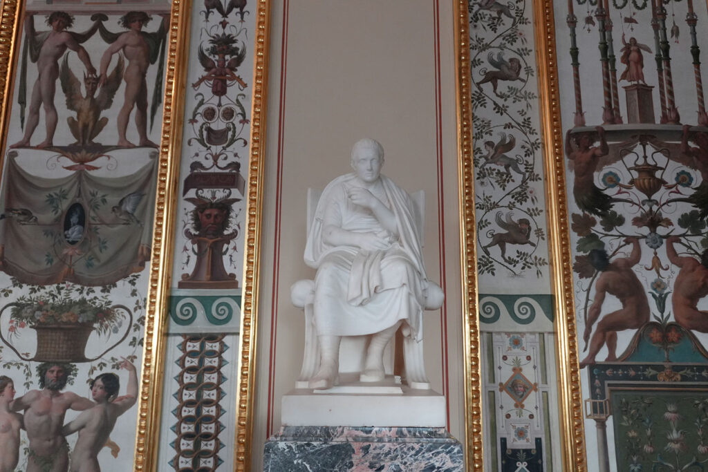 Строгановский дворец внутри