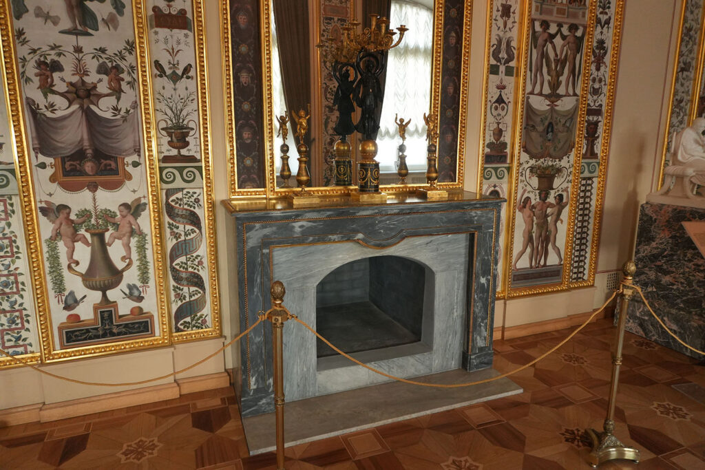 Строгановский дворец внутри