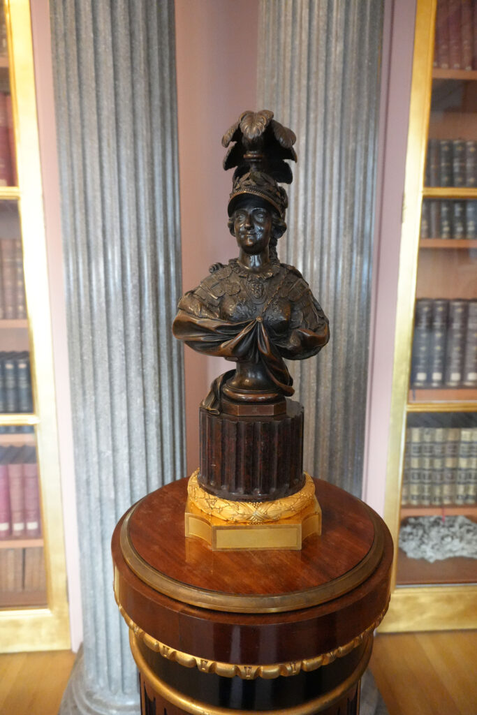 Строгановский дворец внутри