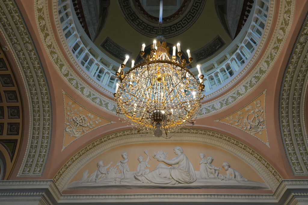 Строгановский дворец внутри