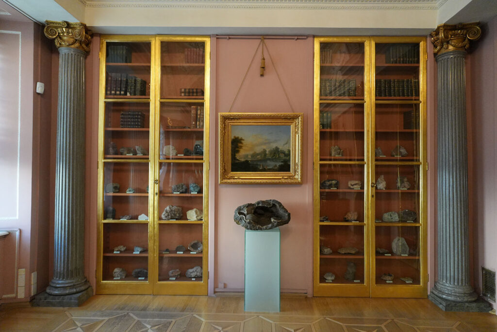 Строгановский дворец внутри