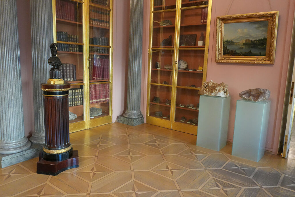 Строгановский дворец внутри