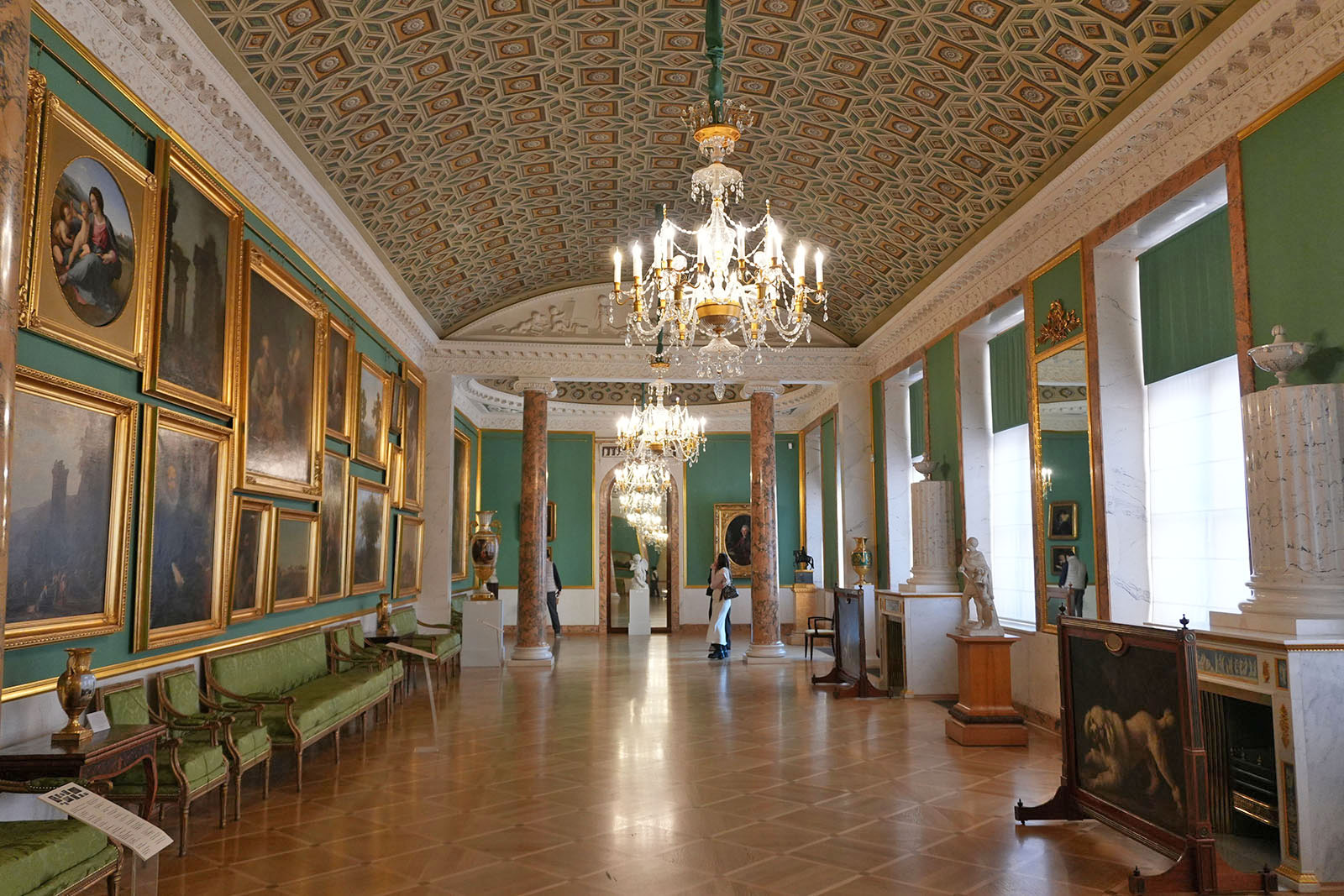 Картинная галерея в Строгановском дворце Санкт-Петербурге