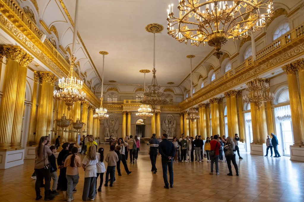 Гербовый зал Эрмитажа