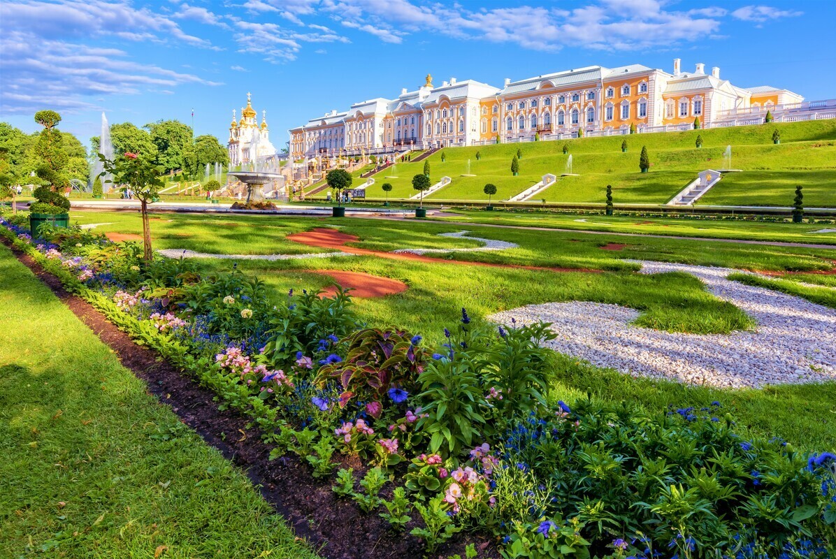 площадь нижнего парка петергоф