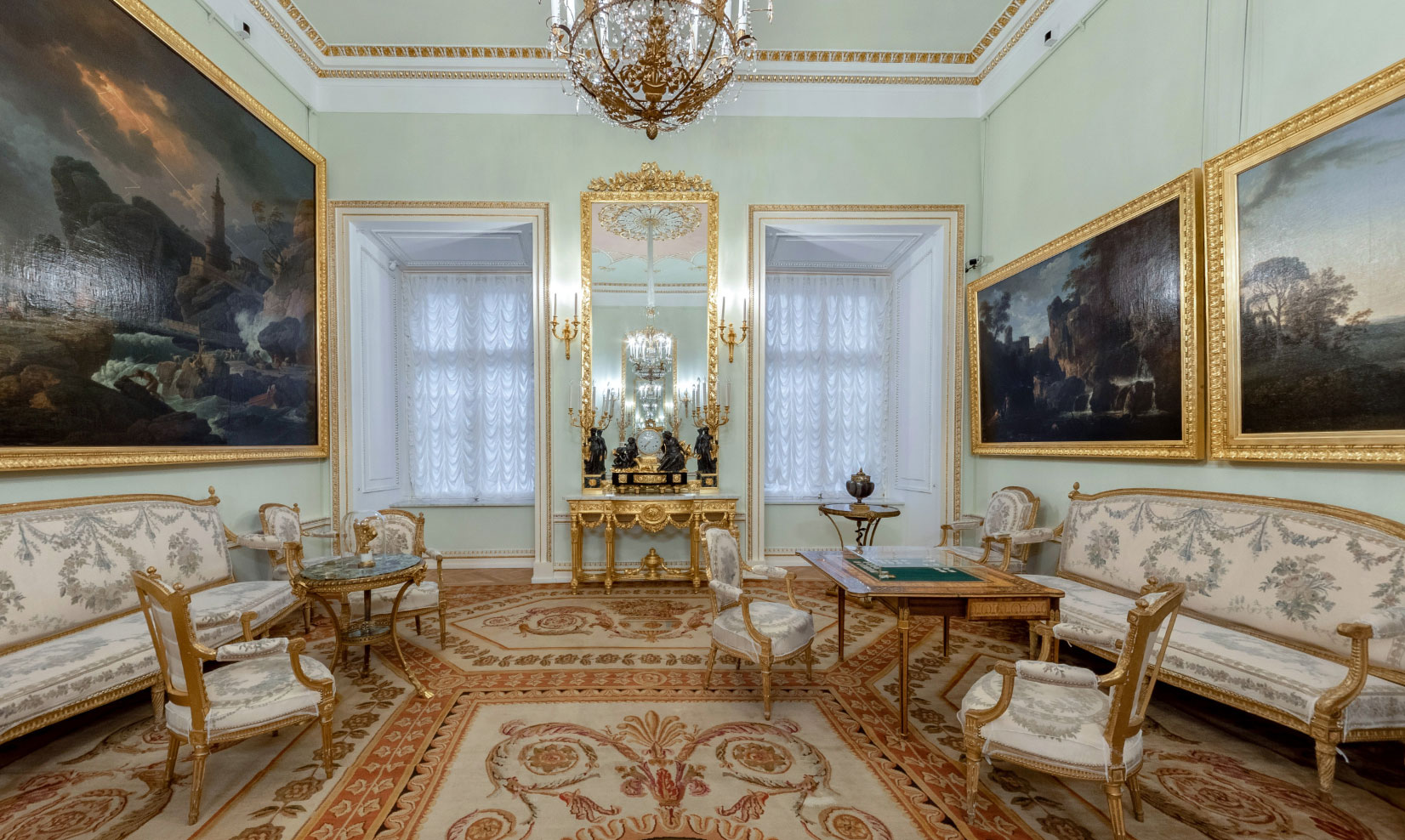 Старая гостиная в Павловском дворце