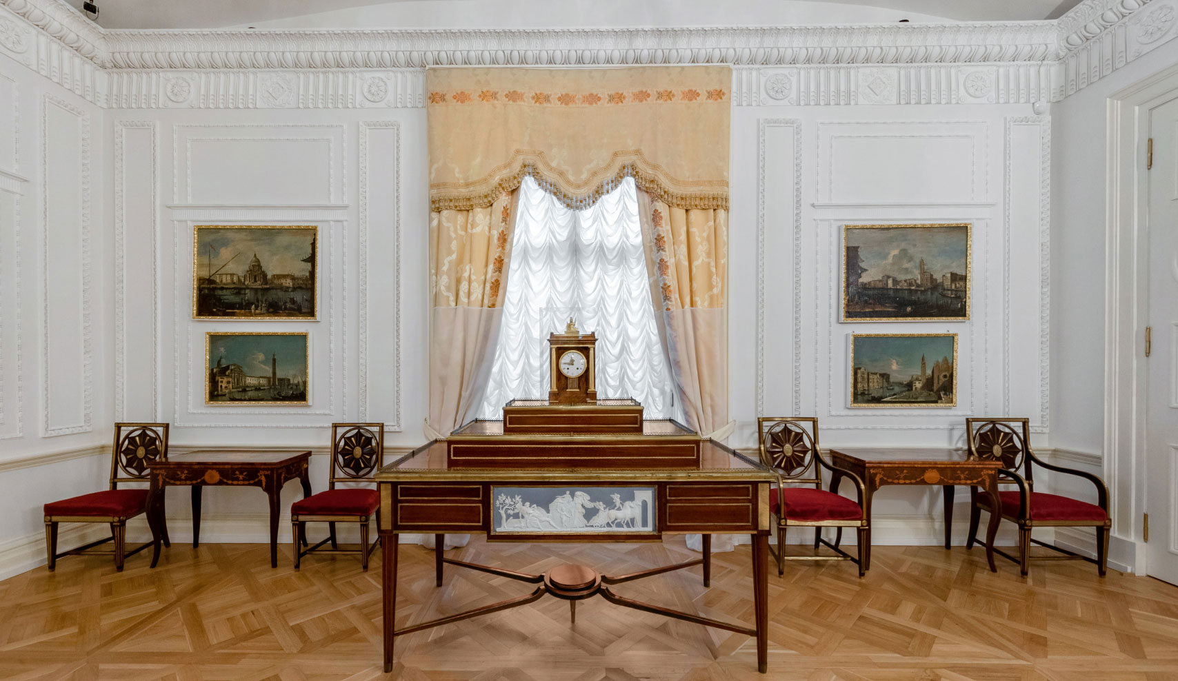 Бильярдная комната в Павловском дворце