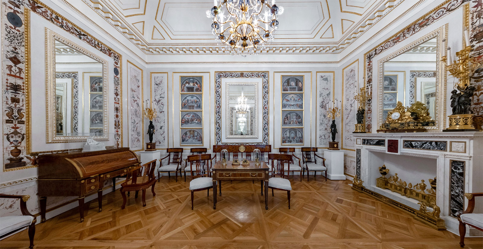 Новый кабинет Павловского дворца