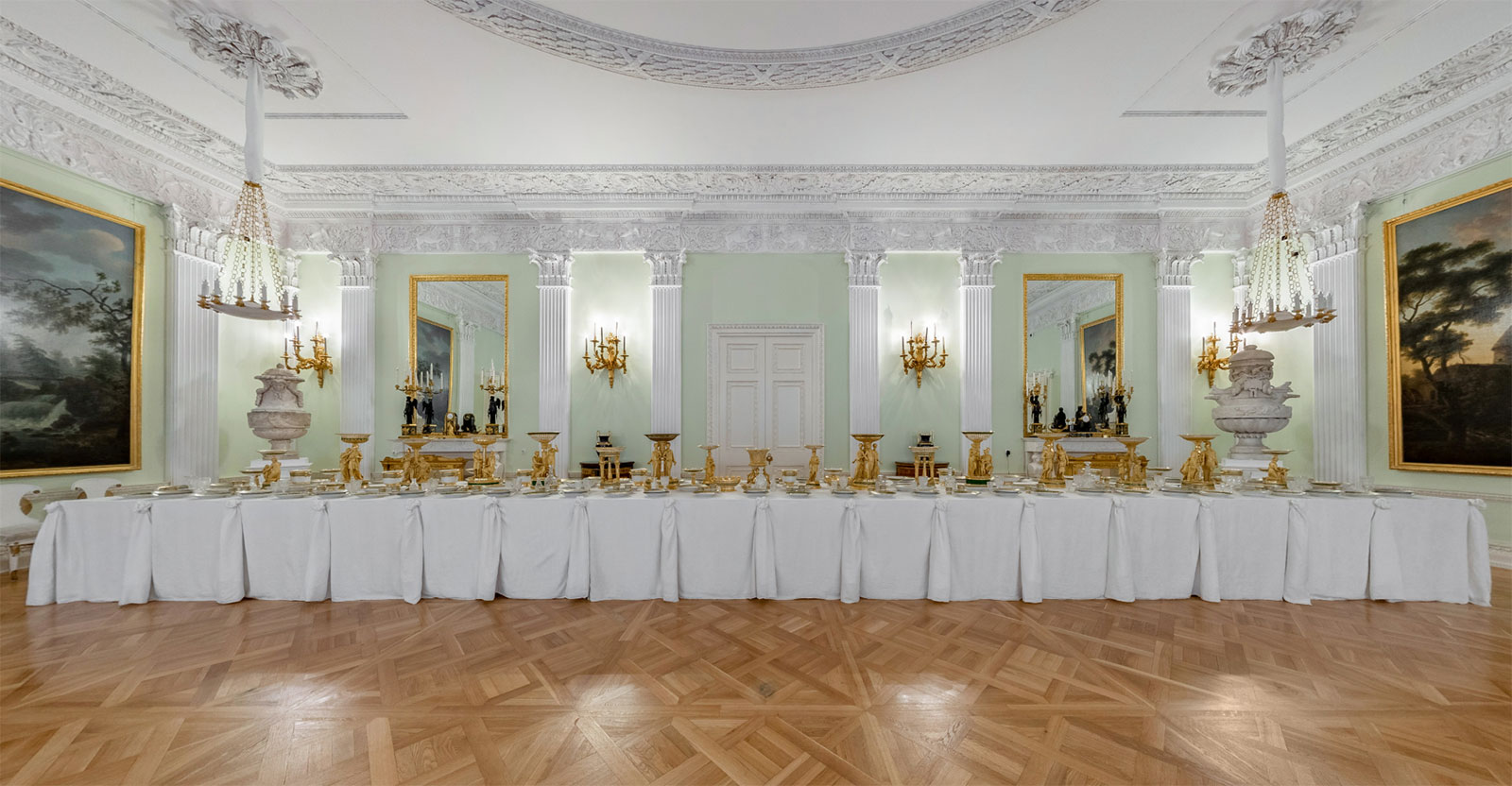 Белая столовая Павловского дворца