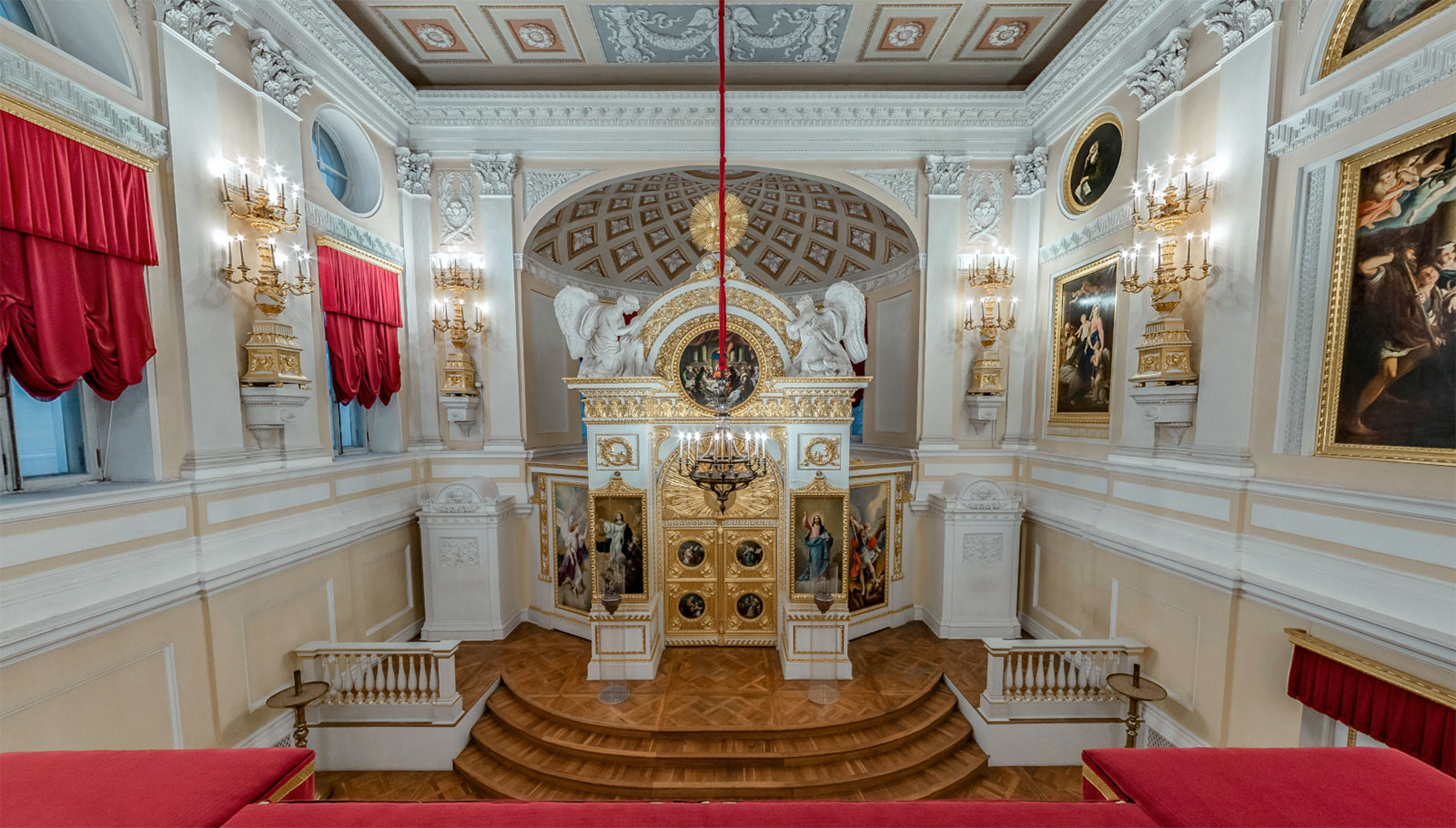 Дворцовая церковь в Павловском дворце