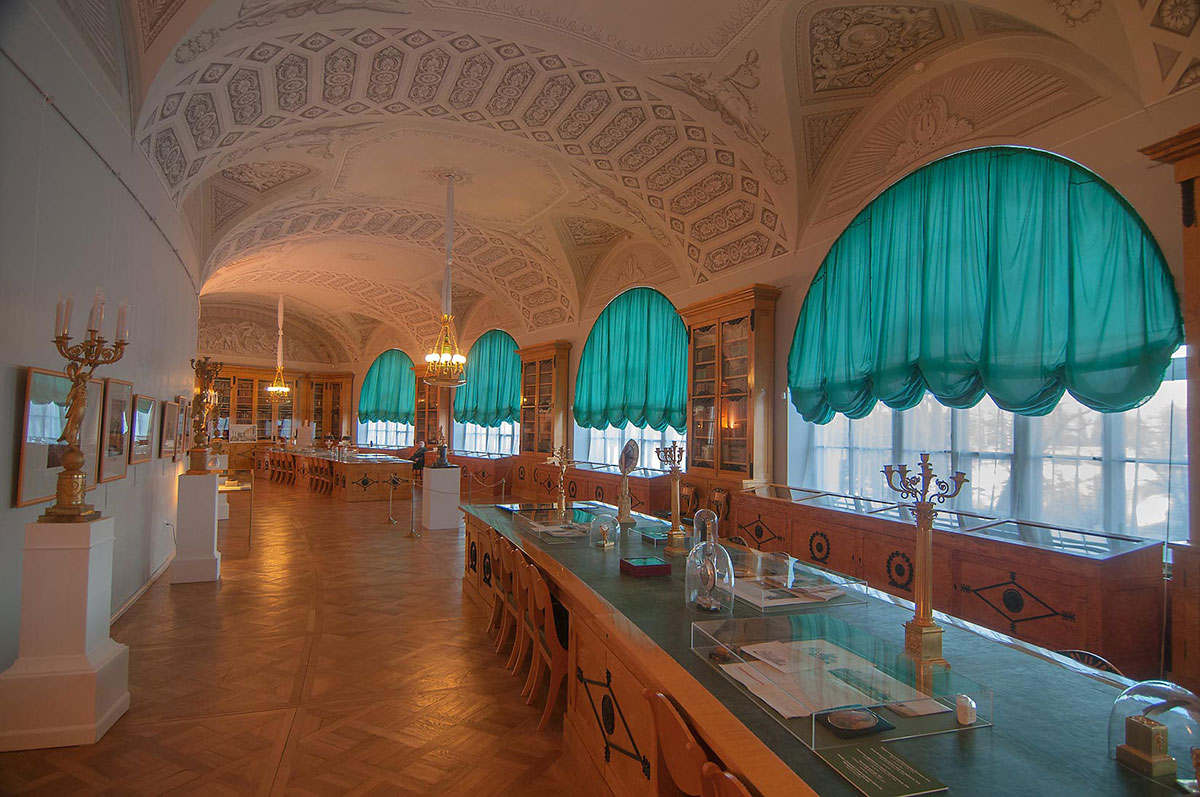 Библиотека Росси в Павловском дворце