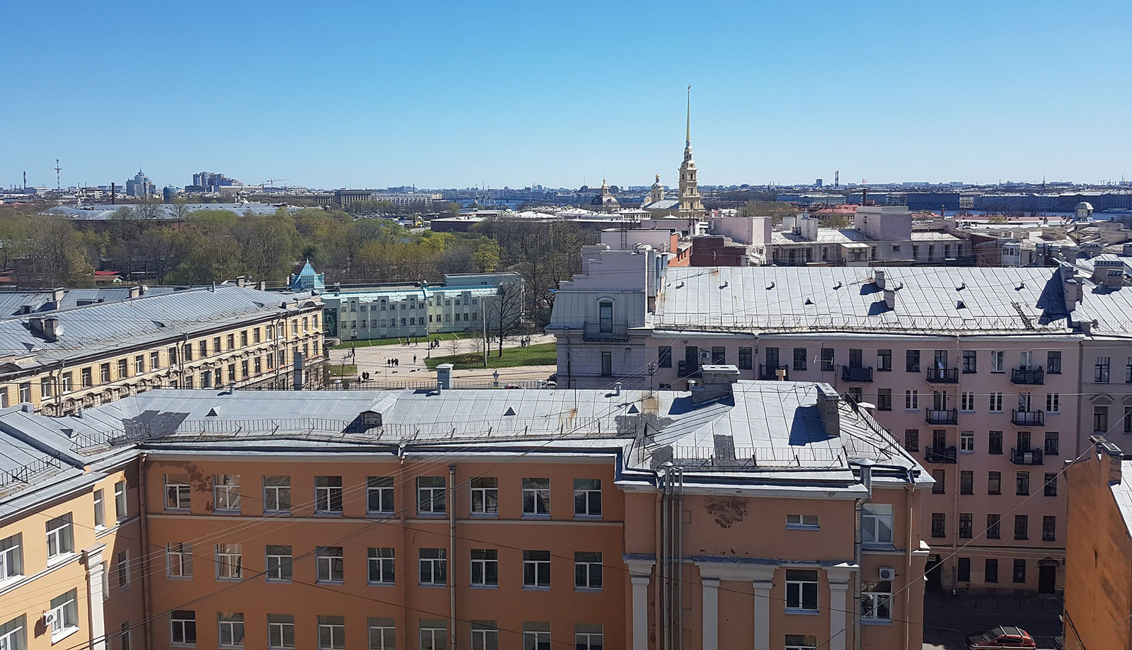 Вид крыши дом на Зверинской улице, 31 в Санкт-Петербурге