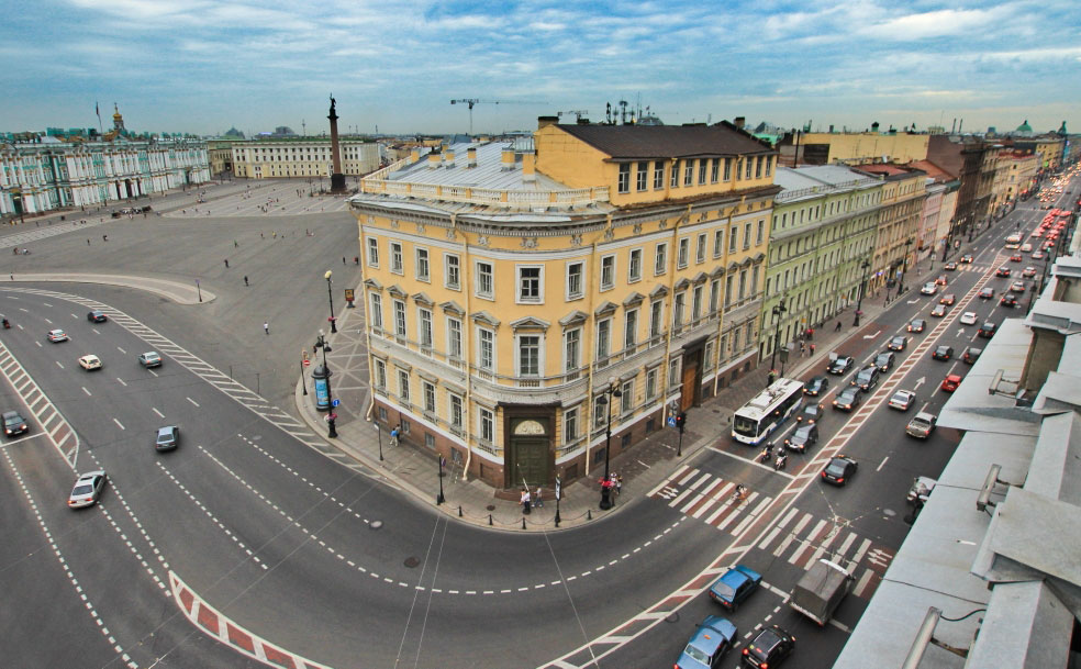 Крыша дома Боссе в Санкт-Петербурге