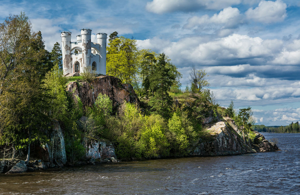 Остров Людвигштайн в парке Монрепо