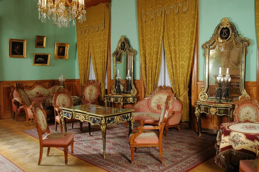 Гостиная Генриха II в дворце Юсуповых на Мойке в Санкт-Петербурге