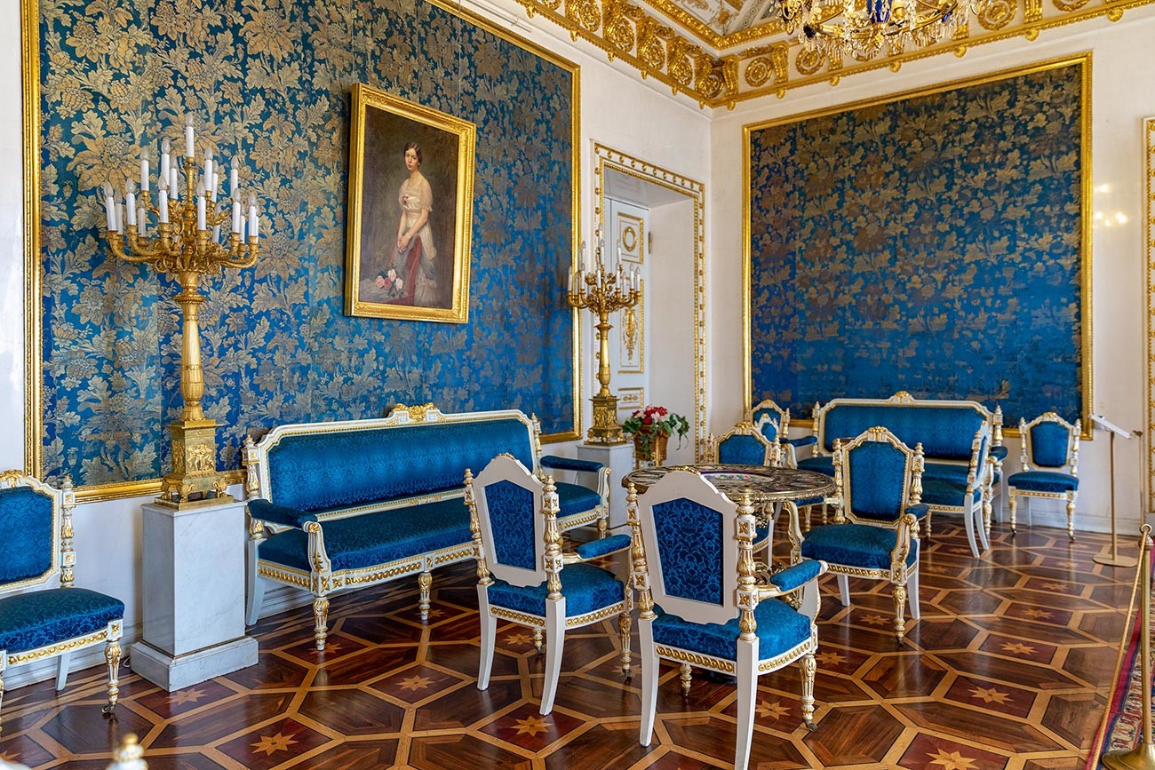 Синяя гостиная в Юсуповском дворце на Мойке в Санкт-Петербурге
