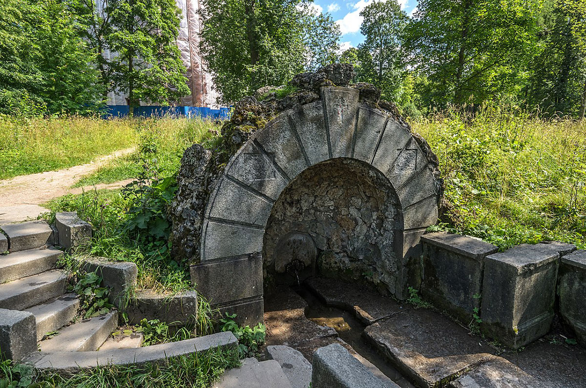 Грот-родник в Царском Селе