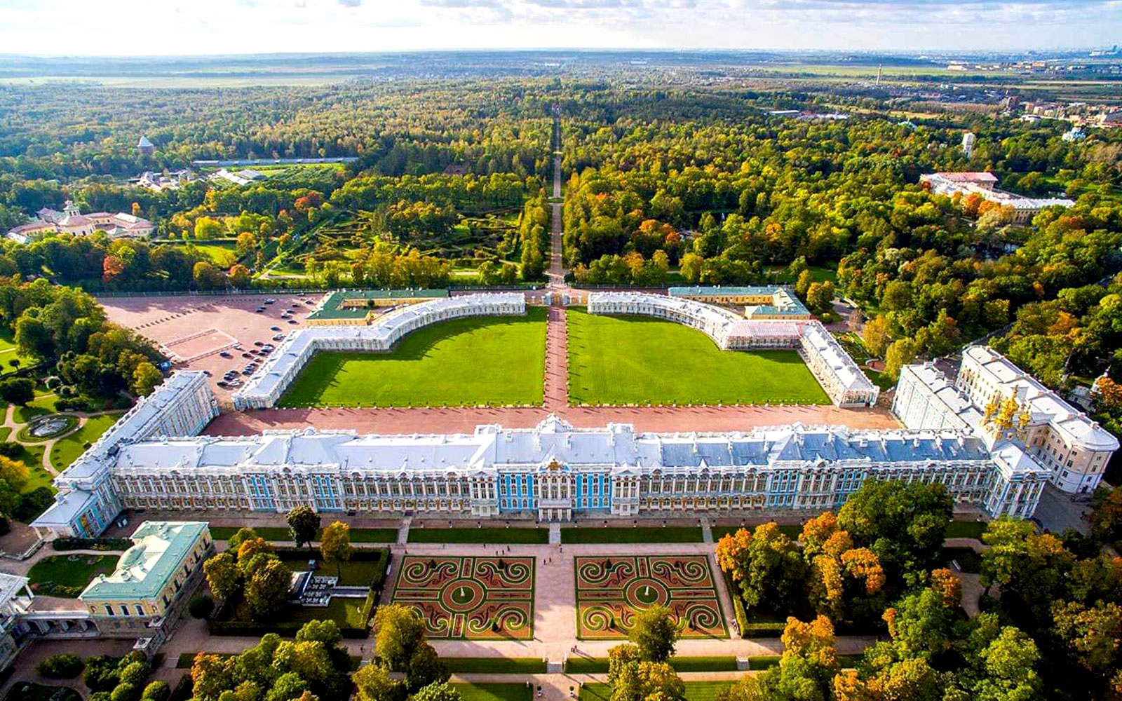 Центральная часть парка — ансамбль Екатерининского дворца