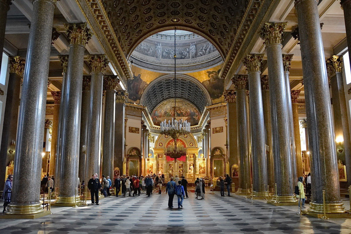 Внутреннее убранство Казанского собора в Санкт-Петербурге