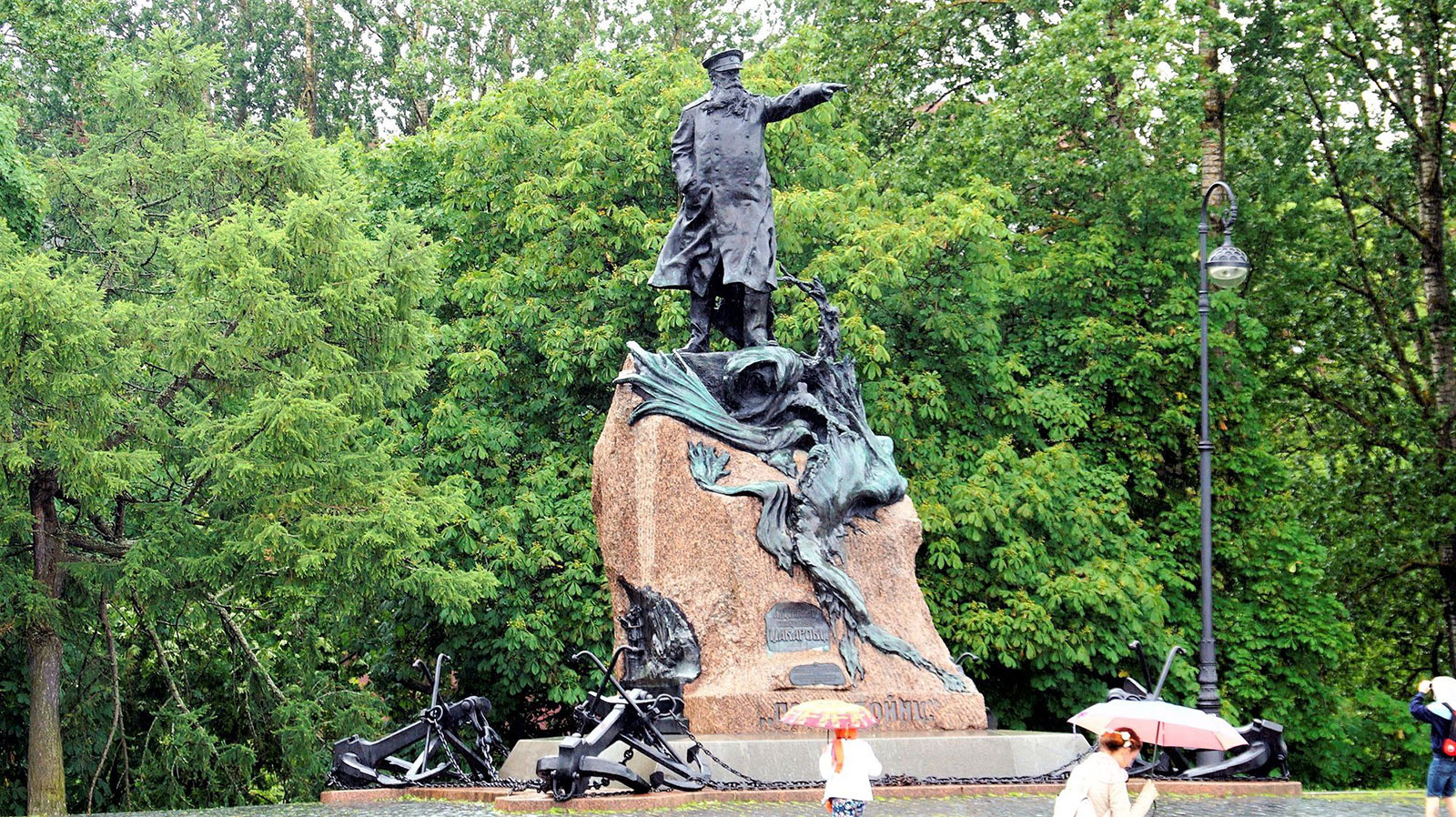 Памятник адмиралу С.О. Макарову в Кронштадте