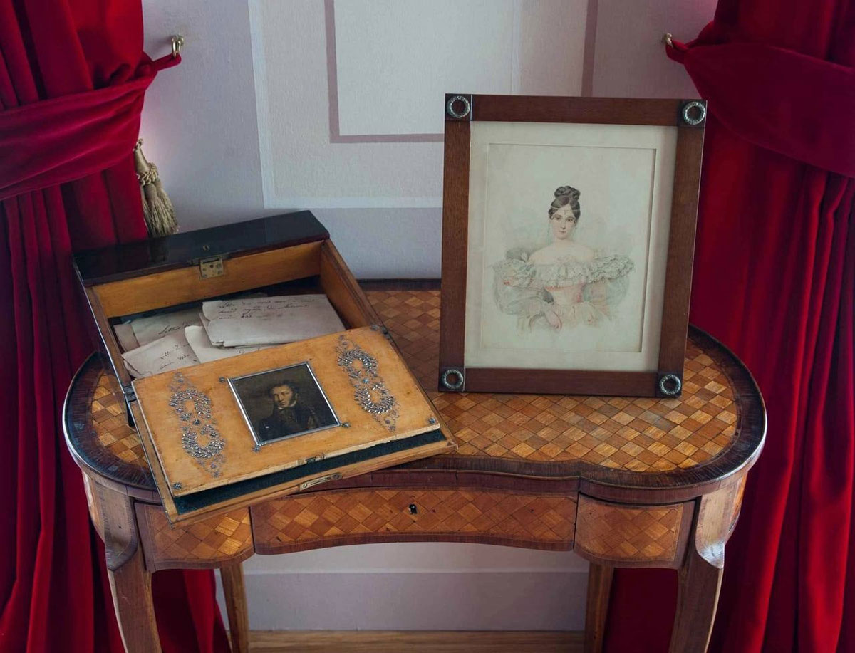 Личные вещи Пушкина в музеи-квартире на Мойке в Санкт-Петербурге