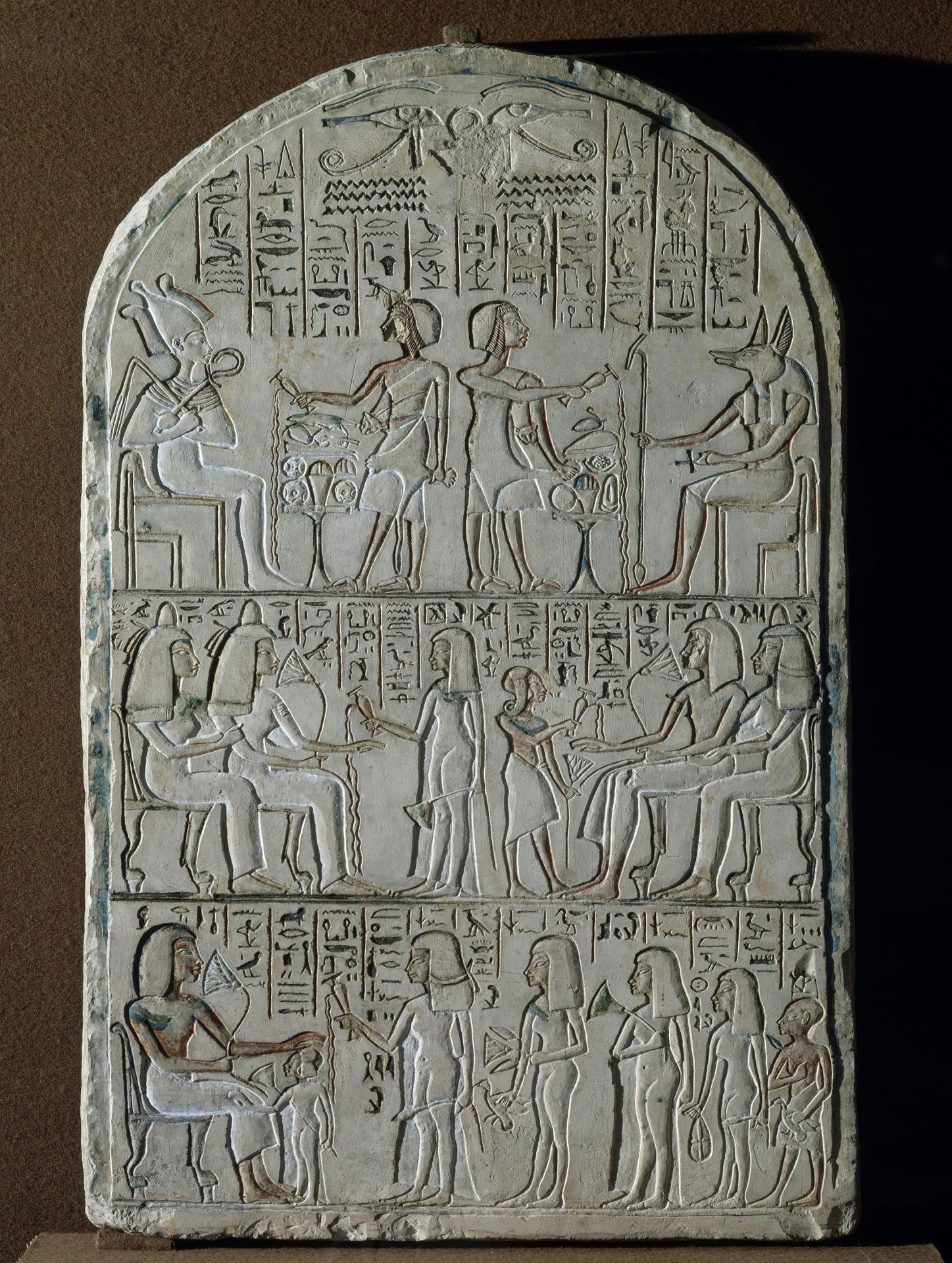 Стела Сетау в зале Древнего Египта Эрмитажа, Фивы, третья четверть XIV в. до н. э.