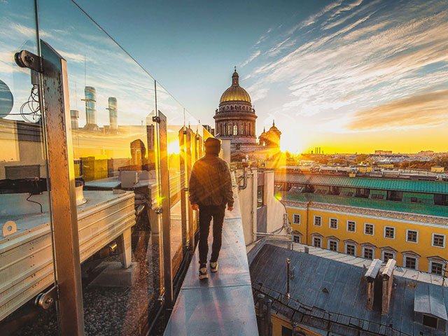 По парадным и крышам в Санкт-Петербурге