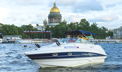 Аренда катера в Санкт-Петербурге