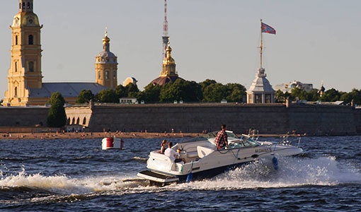 Аренда катера в Санкт-Петербурге