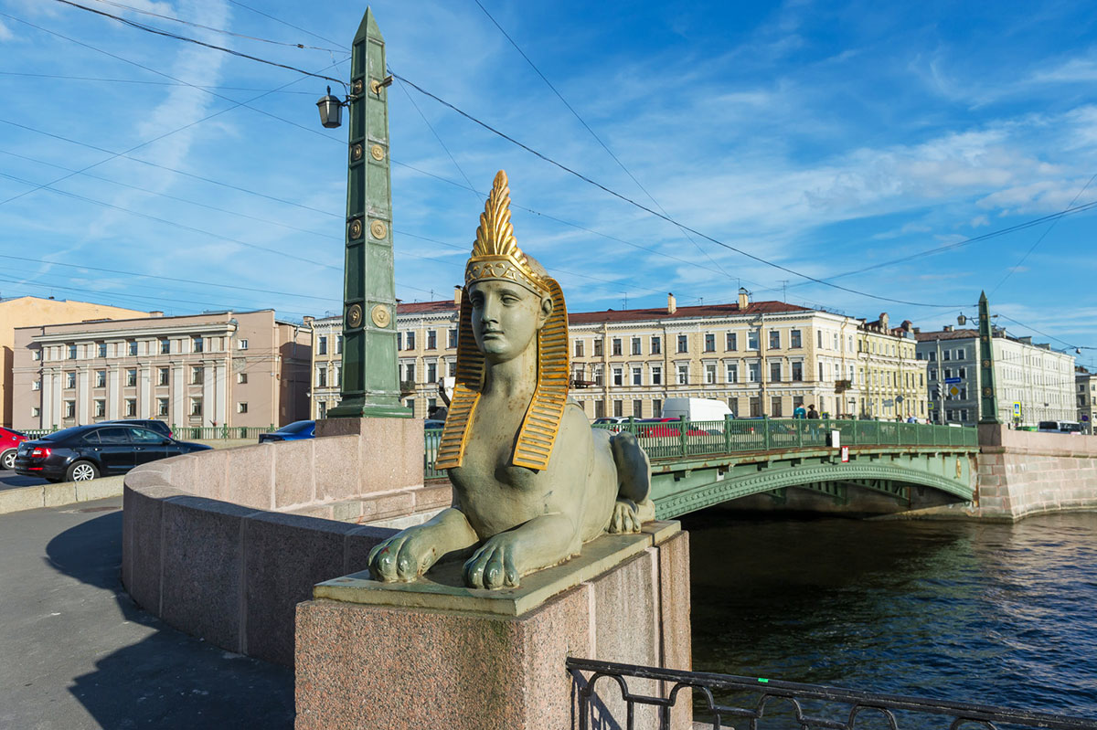 Египетский мост через реку Фонтанку в Санкт-Петербурге
