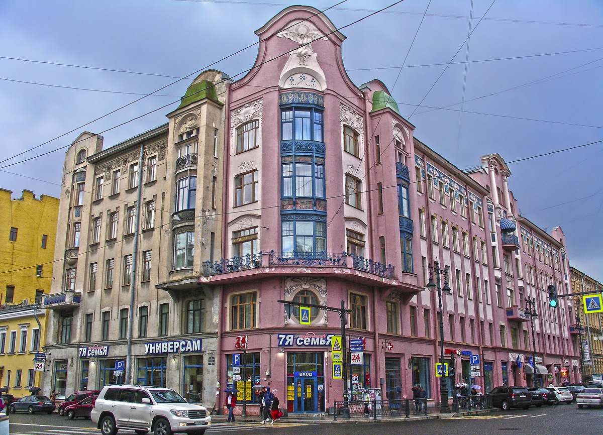 Доходный дом П. Т. Бадаева в Санкт-Петербурге