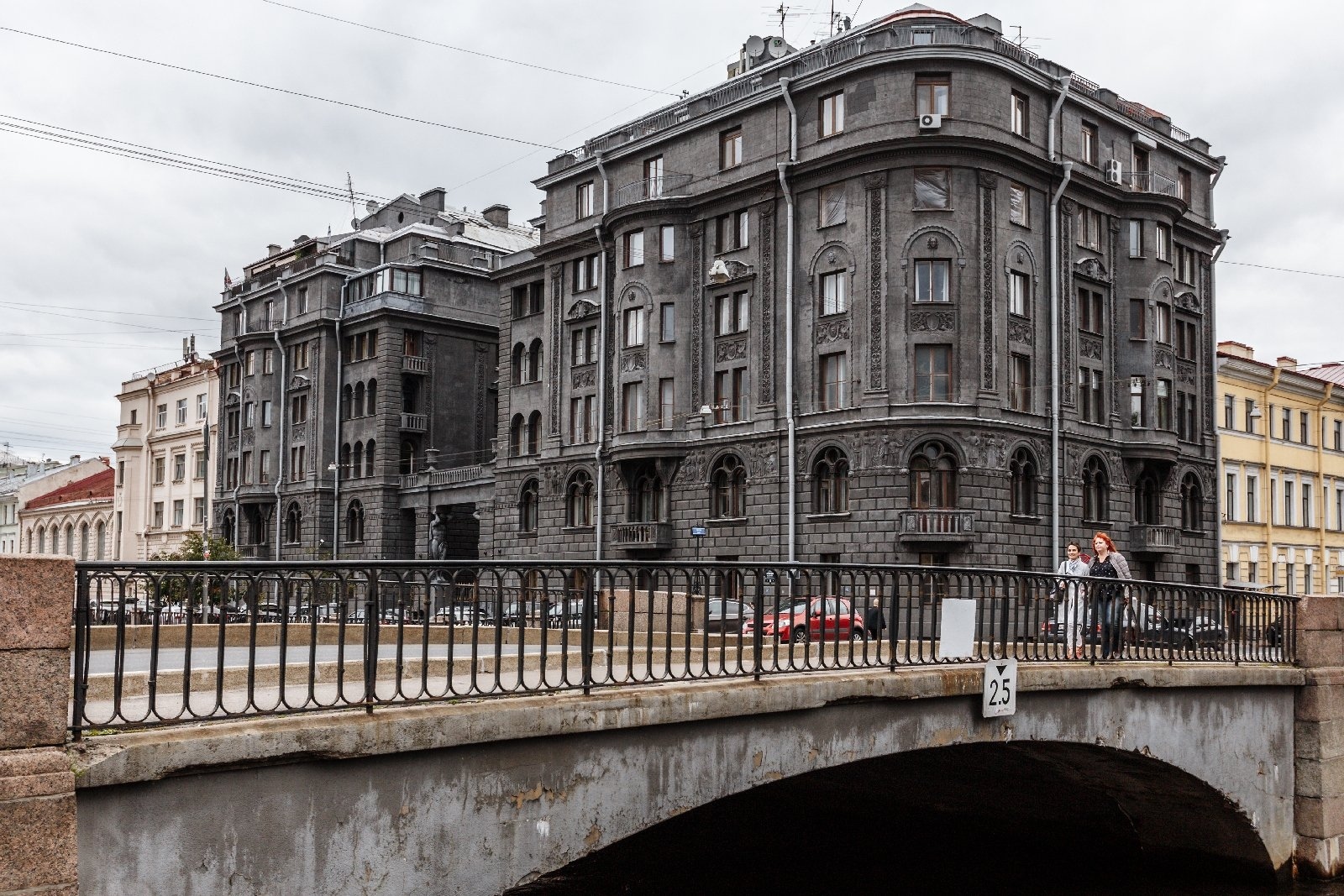 Доходный дом Веге в Санкт-Петербурге