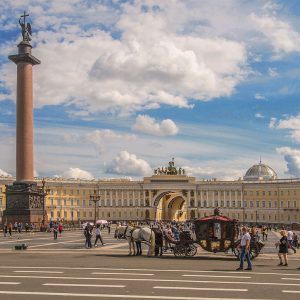 Дворцовая площадь в Санкт-Петербурге