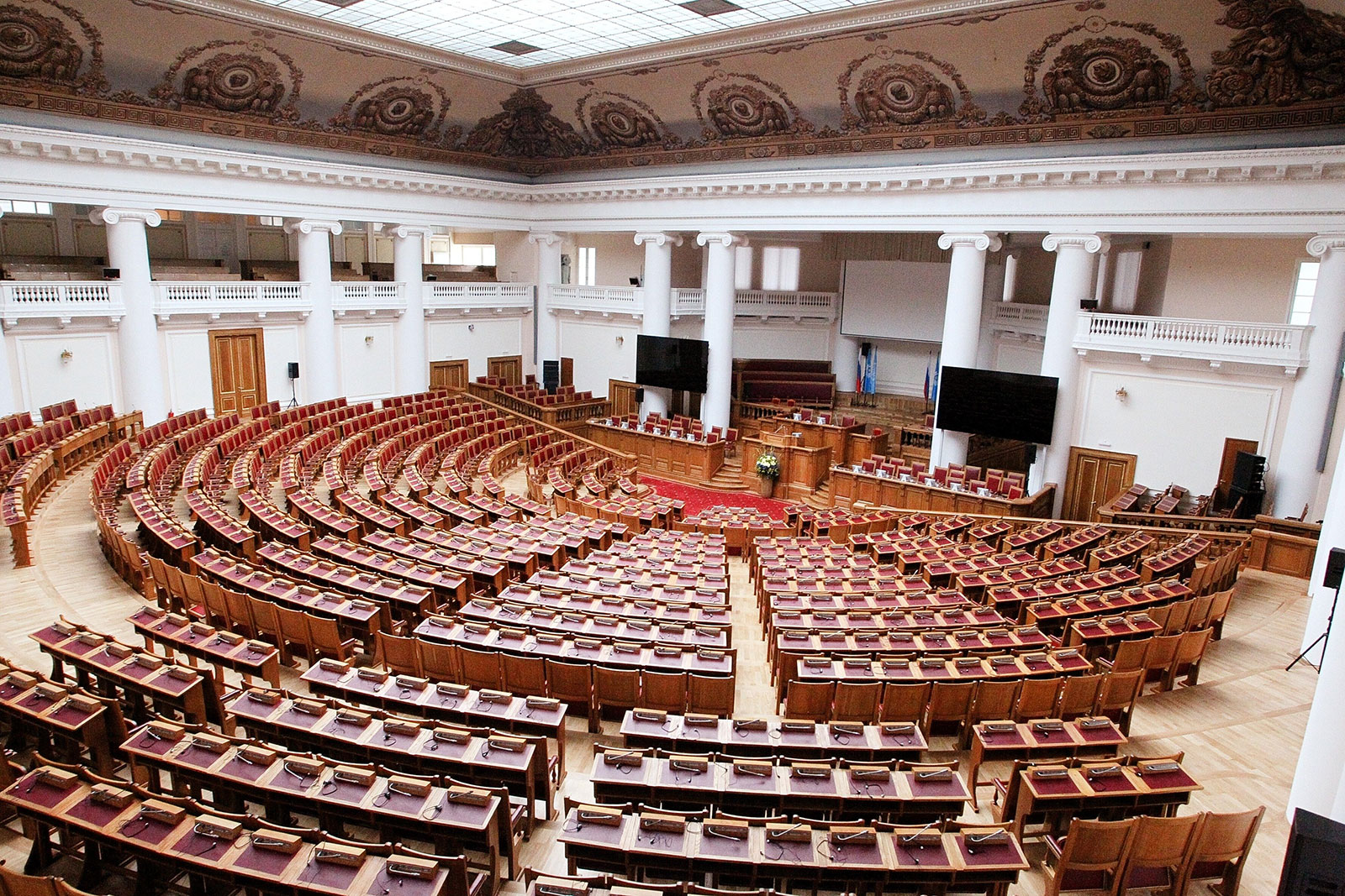 Думский зал в Таврическом дворце в Санкт-Петербурге