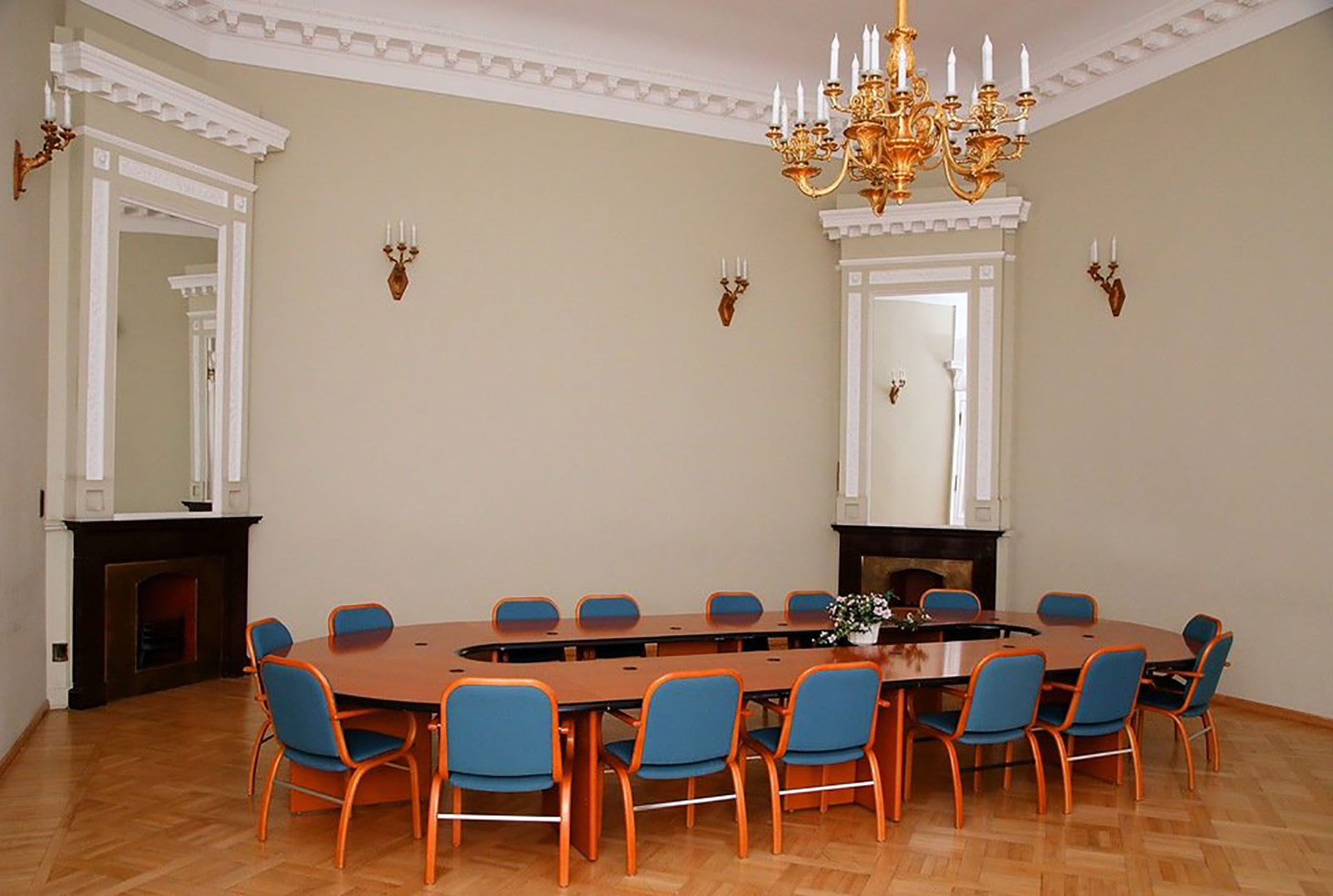 Картинный зал в Таврическом дворце в Санкт-Петербурге